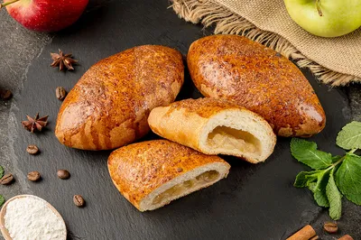 Пиріжки з яблучною начинкою