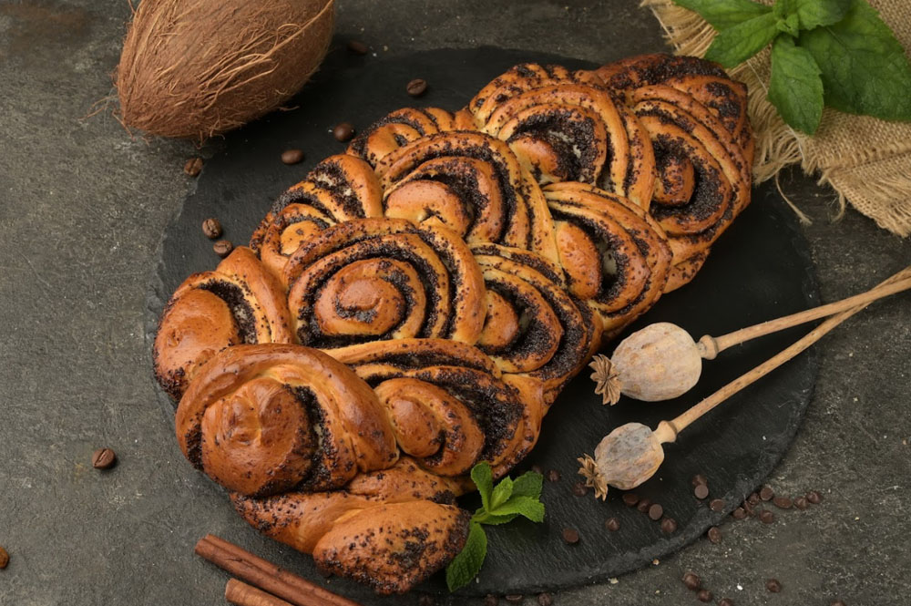 Плетінка з маком