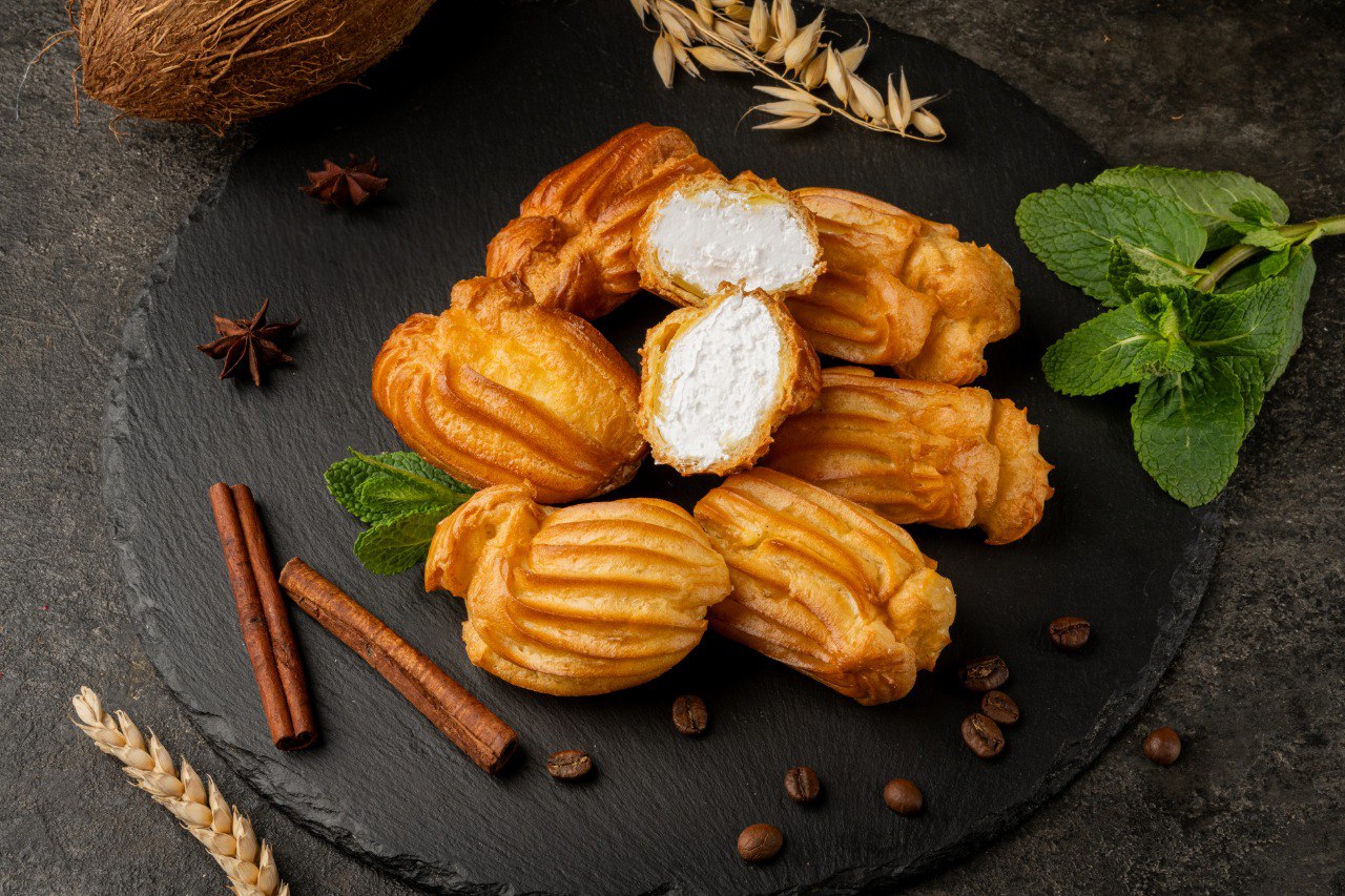 Тістечко Еклер з вершками